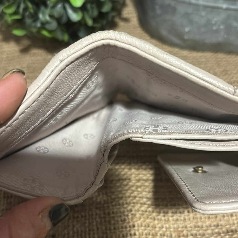 Tory Burch Wallet - Like New - image 5